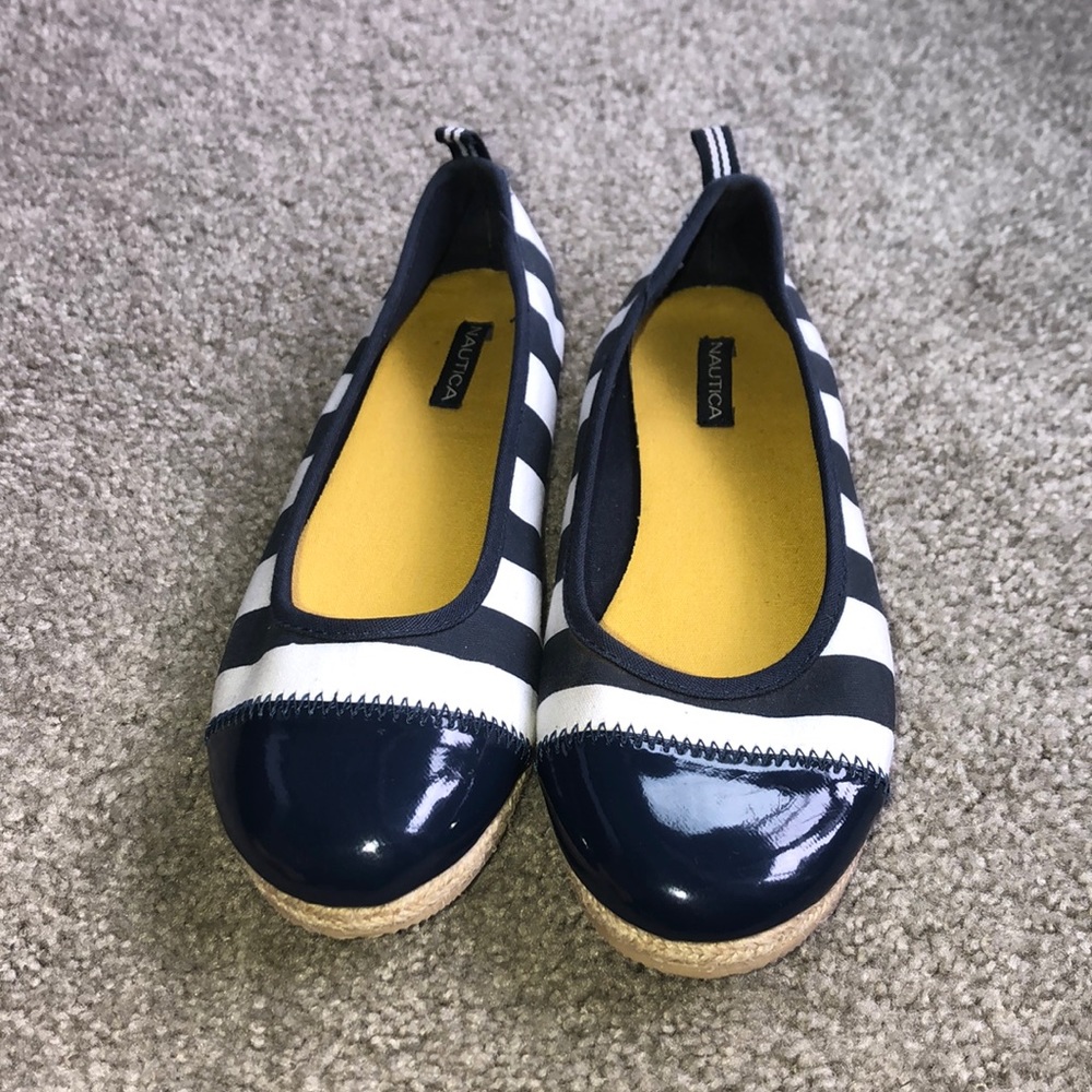 Nautica navy and white flats